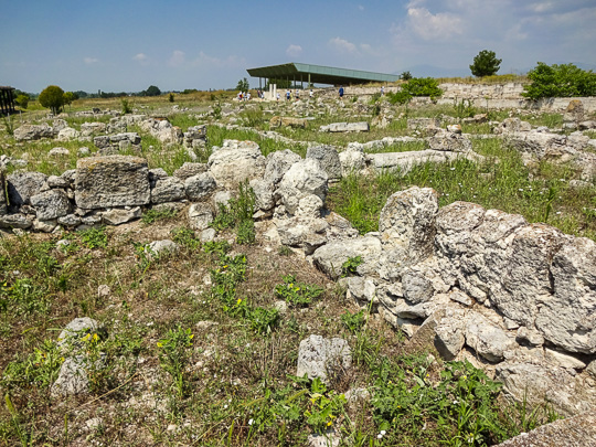 Остатки зданий