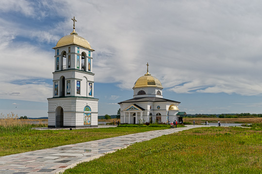 Вид со стороны левого берега