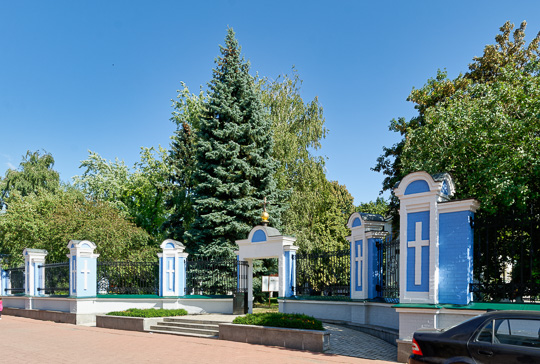 Ограда монастыря